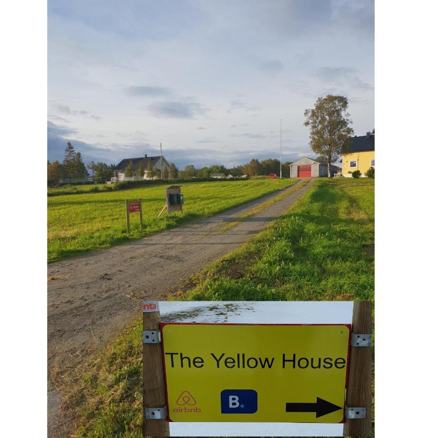 1 Room In The Yellow House, Close To Airport & Lofoten Evenskjer Екстериор снимка