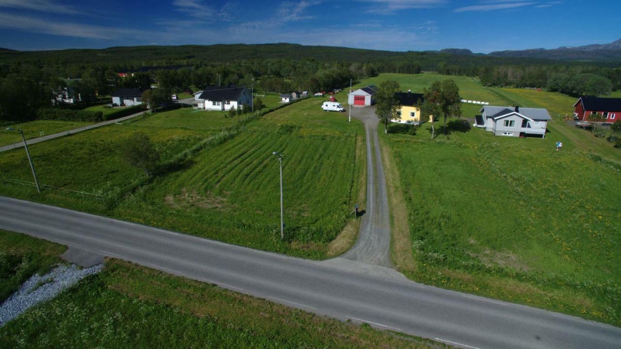 1 Room In The Yellow House, Close To Airport & Lofoten Evenskjer Екстериор снимка