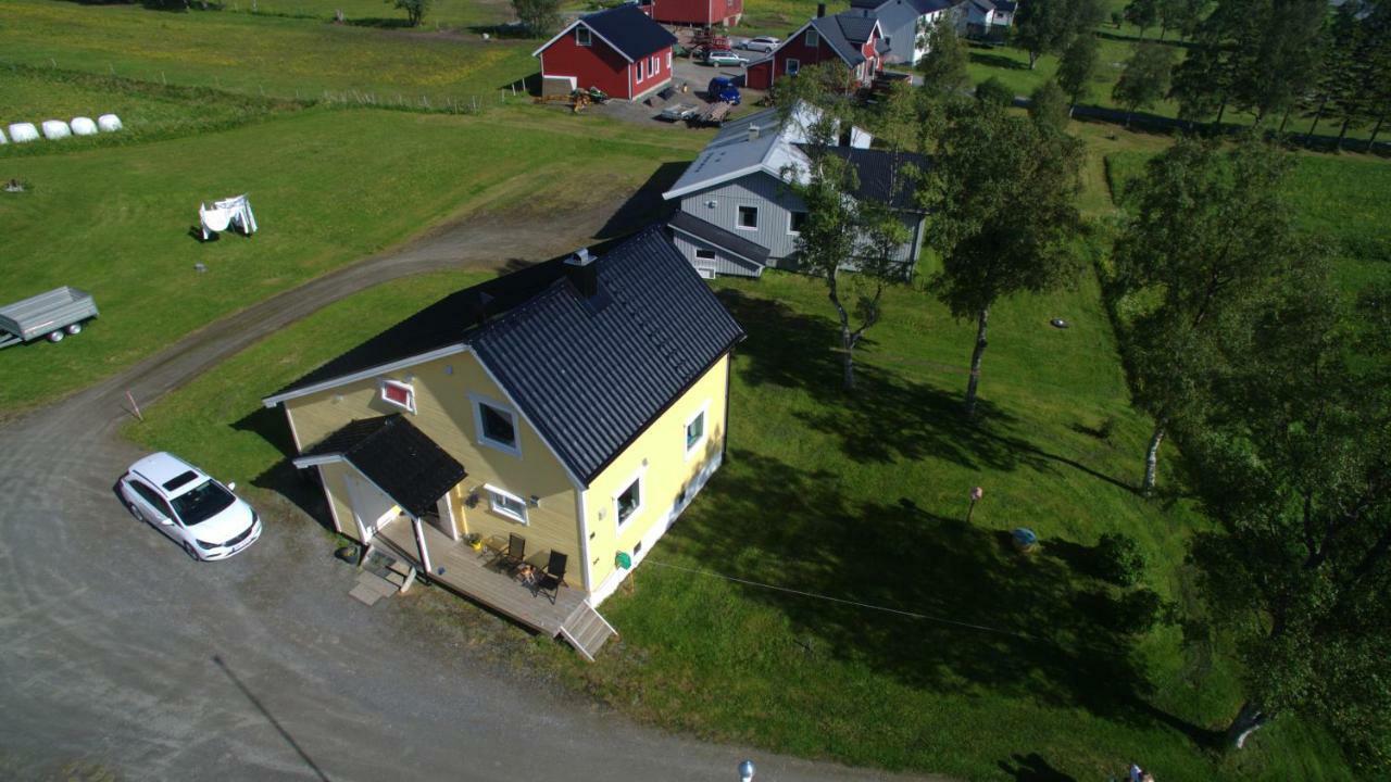 1 Room In The Yellow House, Close To Airport & Lofoten Evenskjer Екстериор снимка